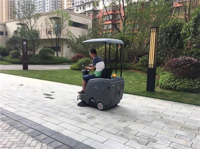 北海驾驶式扫地车