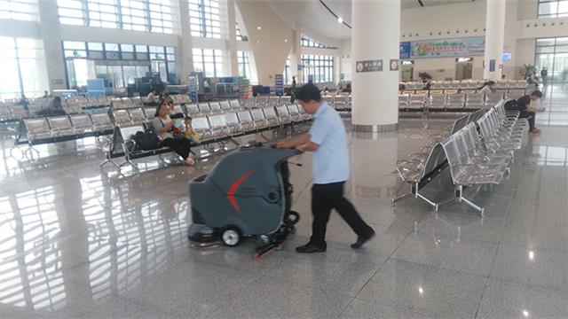 玉林洗地机.jpg
