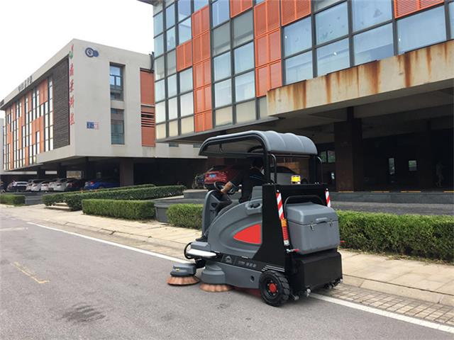 桂林电动清扫车