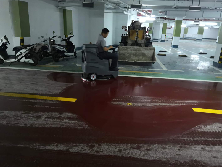 南宁停车厂洗地机