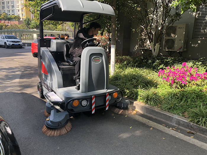 桂林电动扫地车