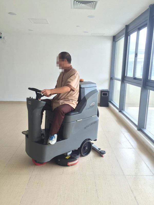 桂林驾驶式洗地机